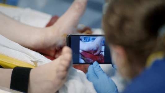 Surgeons: At the Edge of Life - Backdrops