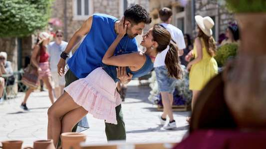 Tu Meri Main Tera Main Tera Tu Meri - Backdrops