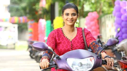 Theeyavar Kulai Nadunga - Backdrops
