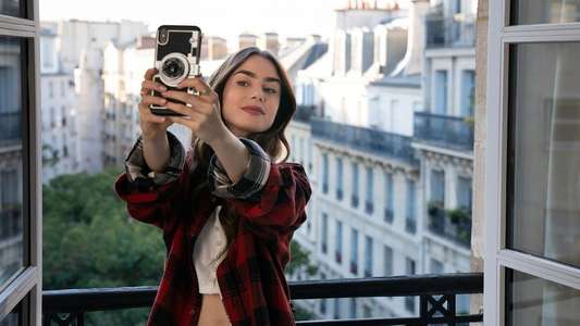Emily in Paris - Backdrops
