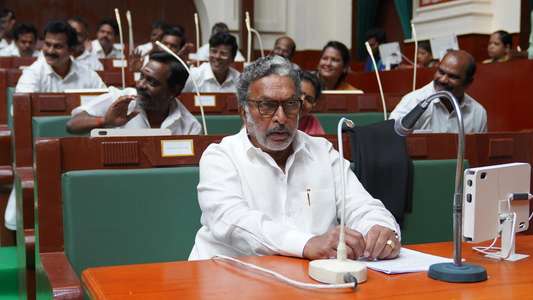 Karathey Babu - Backdrops