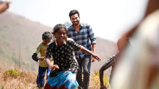 Irandu Vaanam - Backdrops