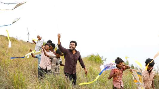 Irandu Vaanam - Backdrops