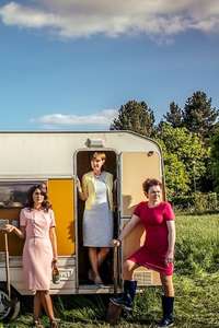 Three Women Wait for Death - Poster