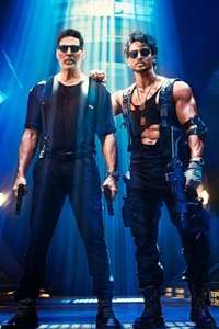 Bade Miyan Chote Miyan - Poster
