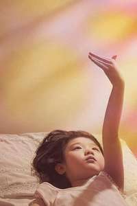 Left-Handed Girl - Posters