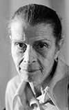 Lola Gaos