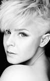  Robyn