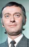 Barrie Ingham