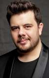 Eser Yenenler