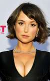 Milana Vayntrub