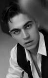 Hero Fiennes-Tiffin