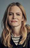 Jennifer Jason Leigh