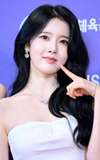 Park Si-eun