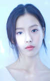Go Min-si