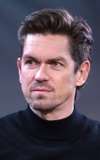 Steve Howey