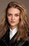 Lara Peake